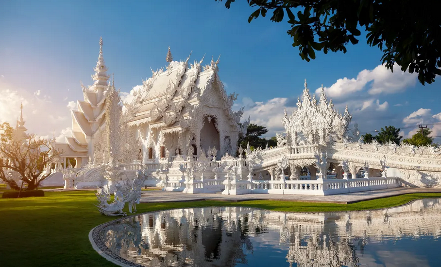 Chiang mai temple blanc