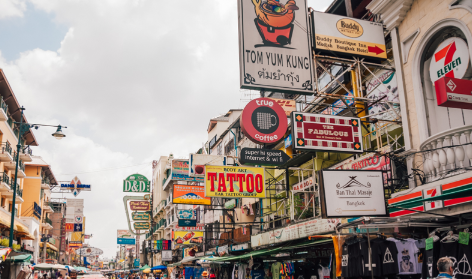 Lire la suite à propos de l’article Vivre la vie nocturne à Khao San Road : La tournée des bars