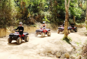 Lire la suite à propos de l’article Aventure en Quad à Phuket : Jungle, Buddha et Paysages à Couper le Souffle