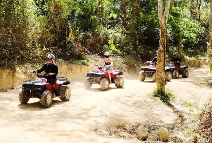 Lire la suite à propos de l’article Aventure en Quad à Phuket : Jungle, Buddha et Paysages à Couper le Souffle